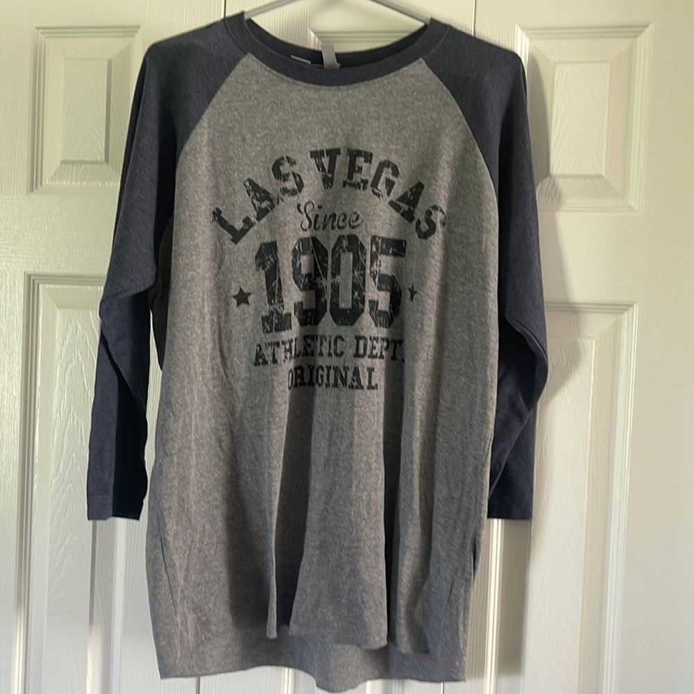 Next Level Apparel Mens LS Shirt Size L 🥰🥰